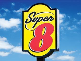 Super 8 By Wyndham Smoky Lake Eksteriør billede